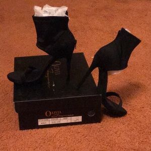 Black gorgeous heels